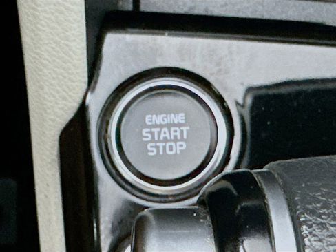 Used 2025 Kia Sportage EX w/ Premium Package FWD image 27