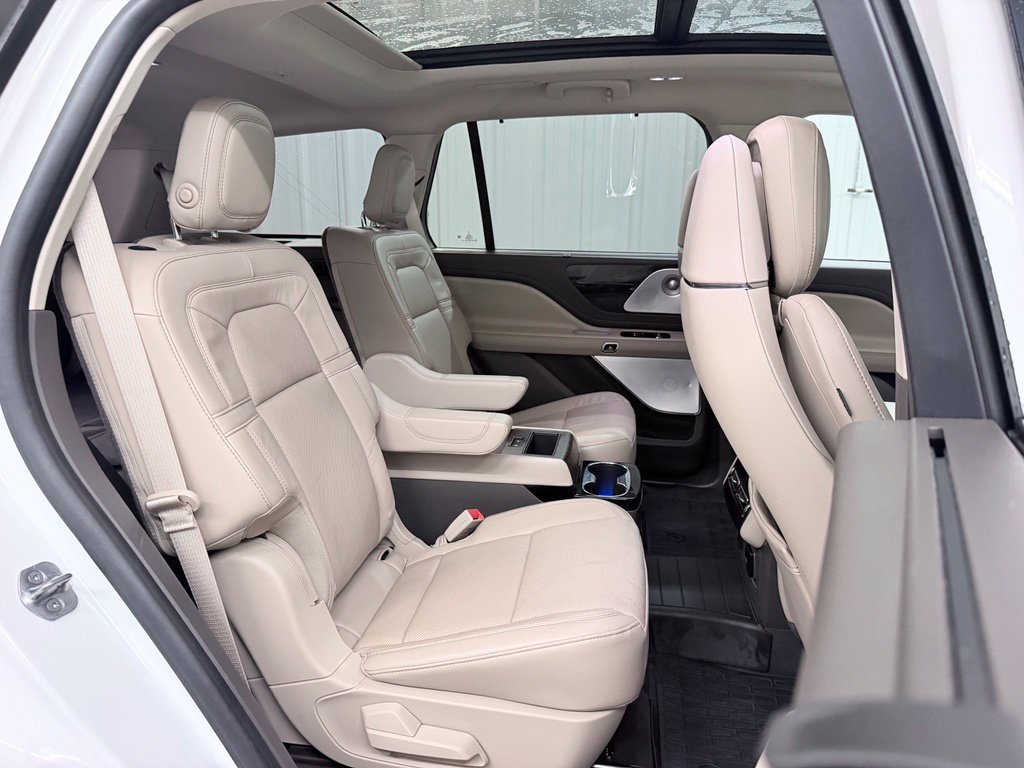 Used 2020 Lincoln Aviator Reserve w/ Equipment Group 202A AWD/4WD image 45