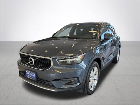 Used 2022 Volvo XC40 T5 Momentum AWD/4WD image 2