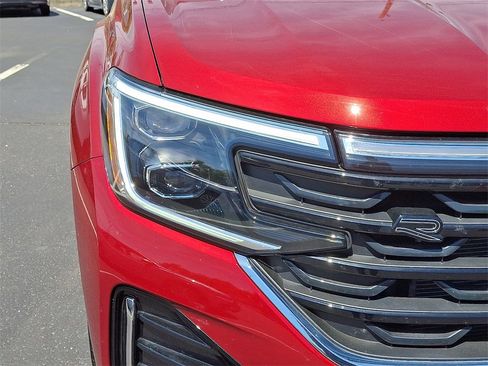 Used 2024 Volkswagen Atlas SEL Premium R-Line image 8