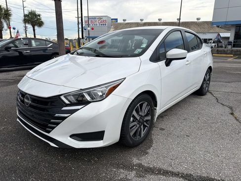 Used 2023 Nissan Versa SV w/ Trunk Package FWD image 4