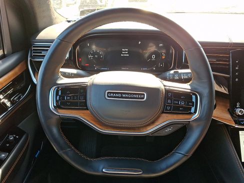 Certified 2022 Jeep Grand Wagoneer Series III image 23