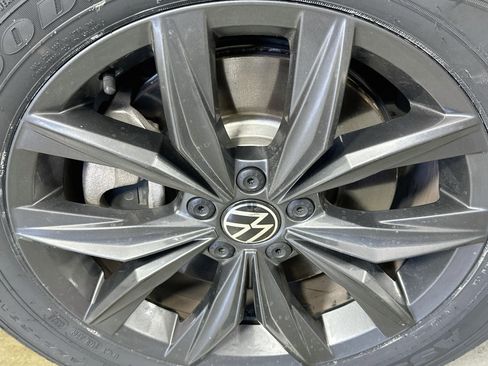 Used 2024 Volkswagen Tiguan SE FWD image 31