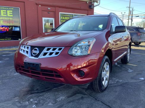 Used 2014 Nissan Rogue S w/ Convenience Package image 3
