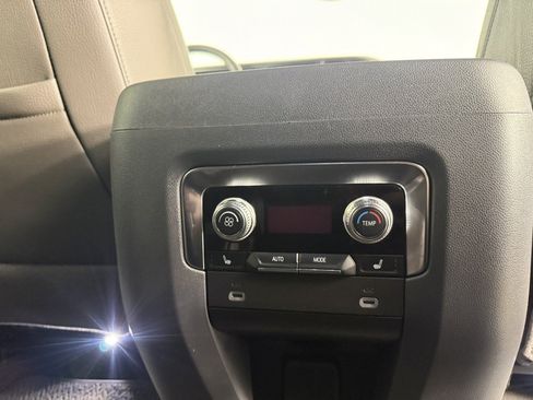 Used 2023 GMC Yukon Denali AWD/4WD image 14