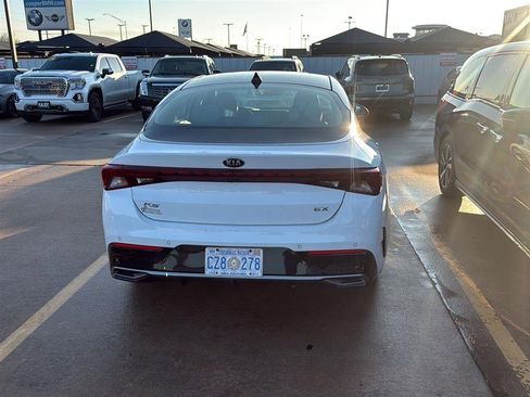 Used 2021 Kia K5 EX image 10