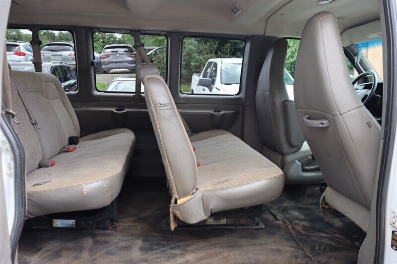 Used 2018 Chevrolet Express 3500 LT w/ LT Preferred Equipment Group RWD image 21