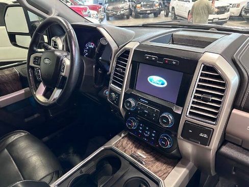 Used 2017 Ford F250 Lariat w/ Lariat Ultimate Package AWD/4WD image 15