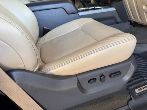 Used 2015 Ford F250 Lariat w/ Chrome Package image 25