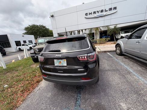 Used 2022 Jeep Compass Latitude image 6