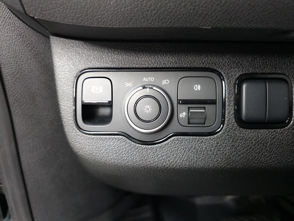 Used 2024 Mercedes-Benz Sprinter 2500 image 9
