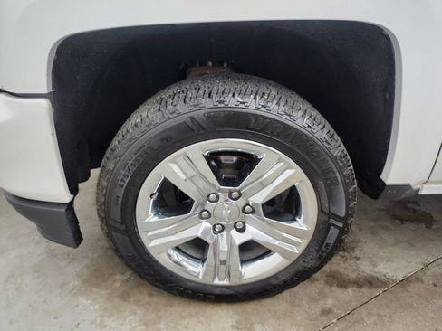 Used 2018 Chevrolet Silverado 1500 Custom w/ Custom Value Package AWD/4WD image 35