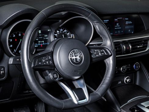 Used 2020 Alfa Romeo Stelvio Ti w/ Nero Edizione image 20