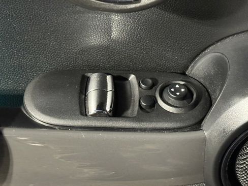 Used 2015 MINI Cooper 2-Door Hardtop image 21