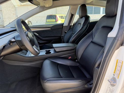 Used 2023 Tesla Model 3 Standard Range image 21