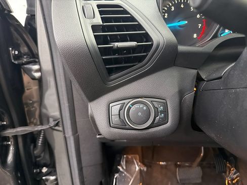 Used 2018 Ford Escape SE w/ SE Sync 3 Package FWD image 25