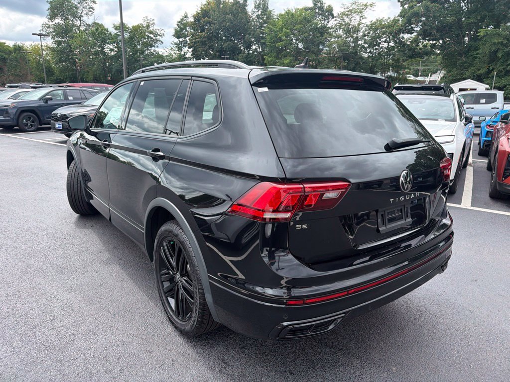 Used 2022 Volkswagen Tiguan SE R-Line AWD/4WD image 8