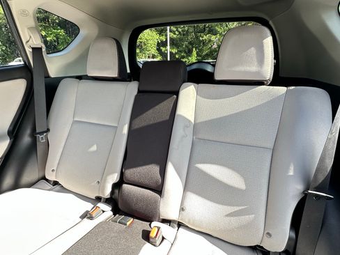 Used 2017 Toyota RAV4 XLE FWD image 10