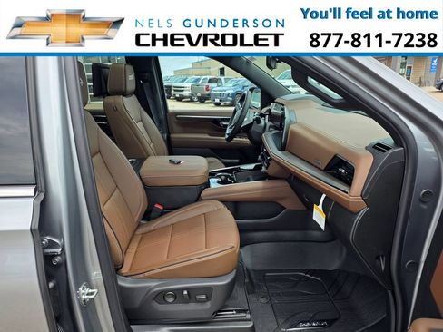 New 2026 Chevrolet Suburban High Country AWD/4WD image 18