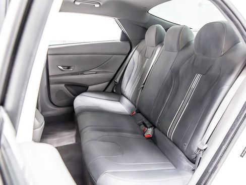 Used 2023 Hyundai Elantra SEL image 28