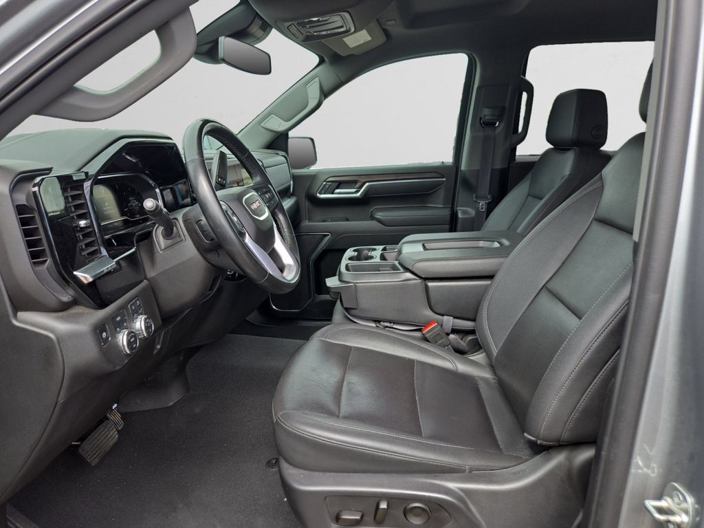 Used 2025 GMC Sierra 1500 SLT AWD/4WD image 9
