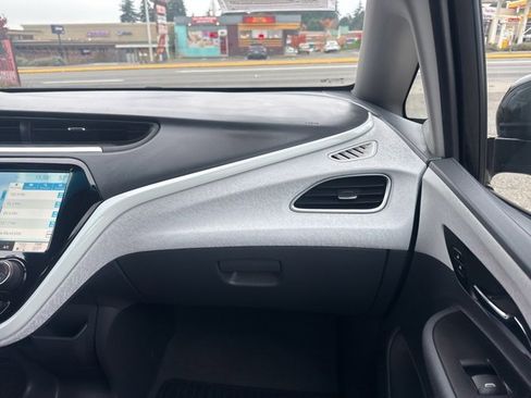 Used 2020 Chevrolet Bolt LT image 11