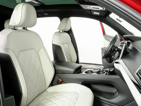 Used 2025 Volkswagen Atlas Cross Sport SEL Premium R-Line image 21