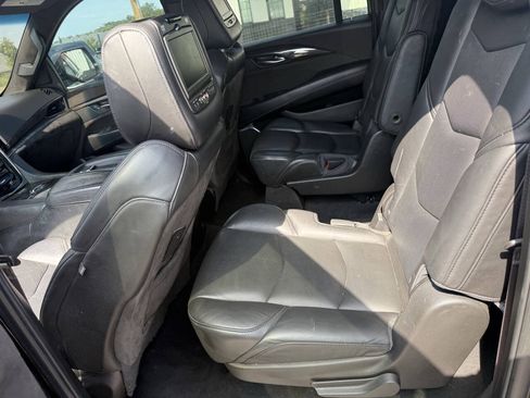 Used 2016 Cadillac Escalade ESV Platinum AWD/4WD image 19