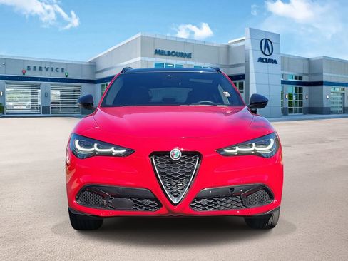 Used 2024 Alfa Romeo Stelvio Ti image 2