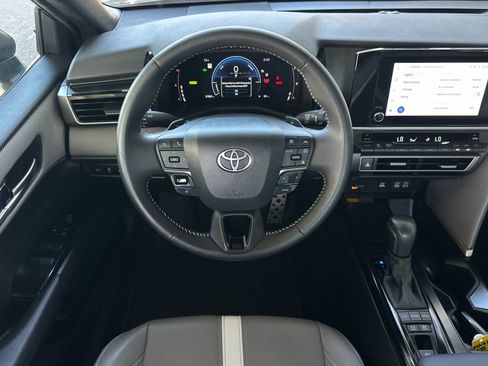 Used 2026 Toyota Camry SE w/ Convenience Package FWD image 13
