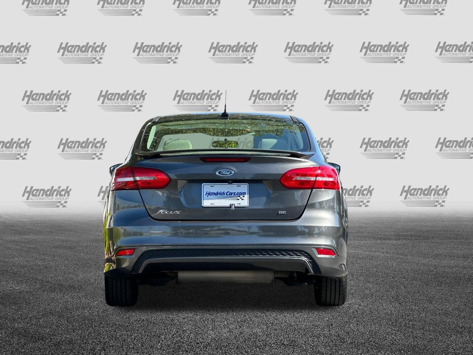 Used 2015 Ford Focus SE w/ SE Sport Package FWD image 6