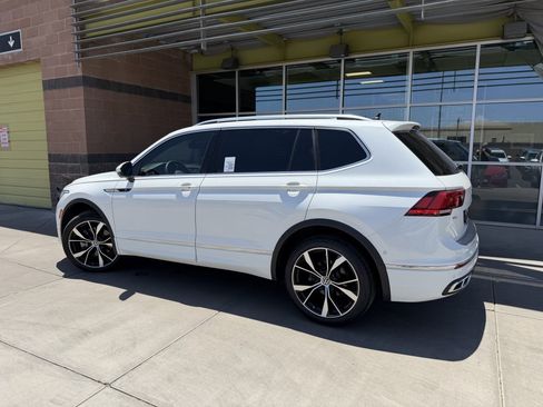 Used 2022 Volkswagen Tiguan SEL R-Line AWD/4WD image 5