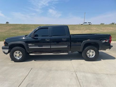 Used 2007 Chevrolet Silverado 2500 LT w/ Heavy-Duty Power Package AWD/4WD image 9