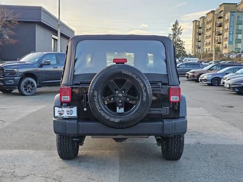 Used 2018 Jeep Wrangler Sport image 7