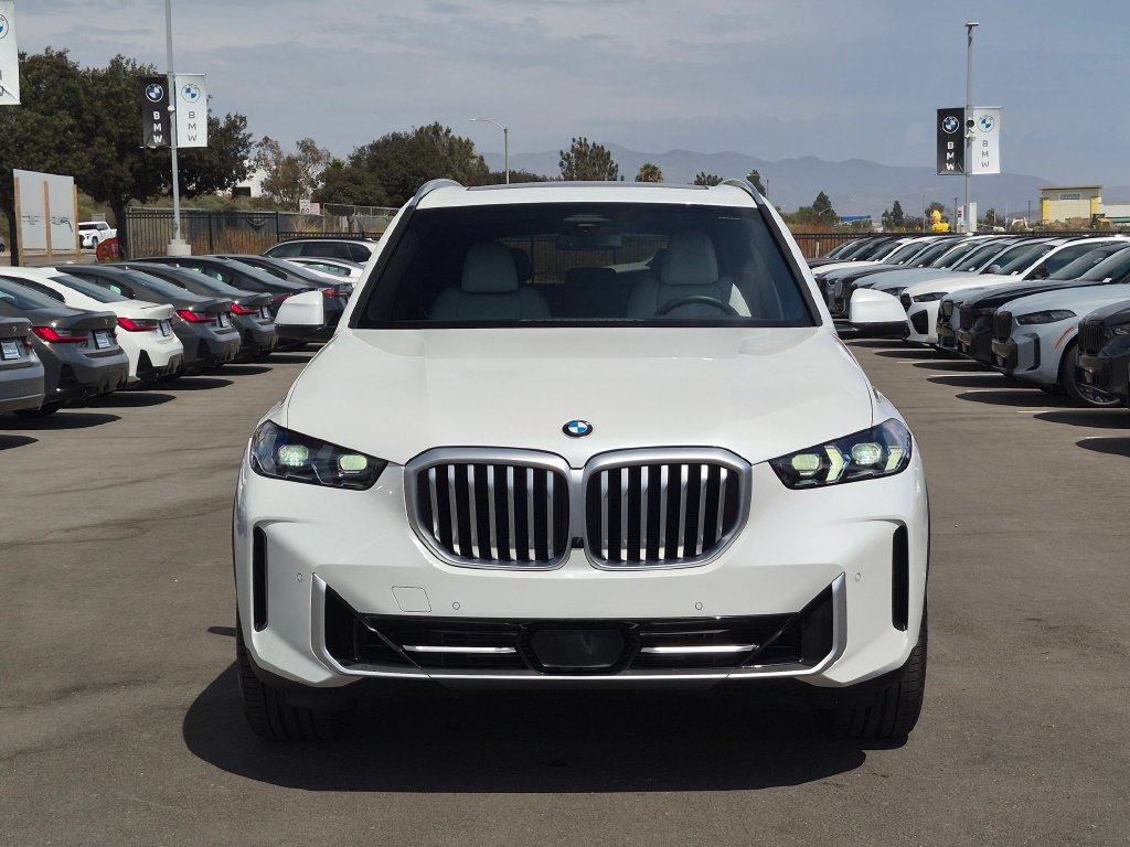 Used 2026 BMW X5 xDrive40i AWD/4WD image 4