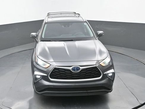 Used 2023 Toyota Highlander XLE AWD/4WD image 33