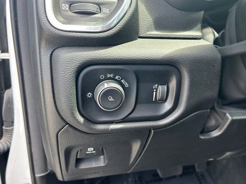 Used 2024 RAM 1500 Laramie RWD image 36