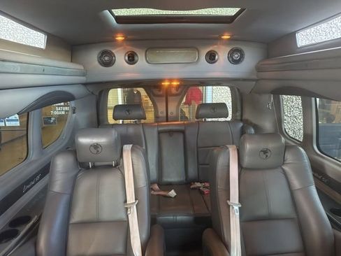 Used 2019 Ford Transit 150 148 Low Roof w/ Exterior Upgrade Package RWD image 13