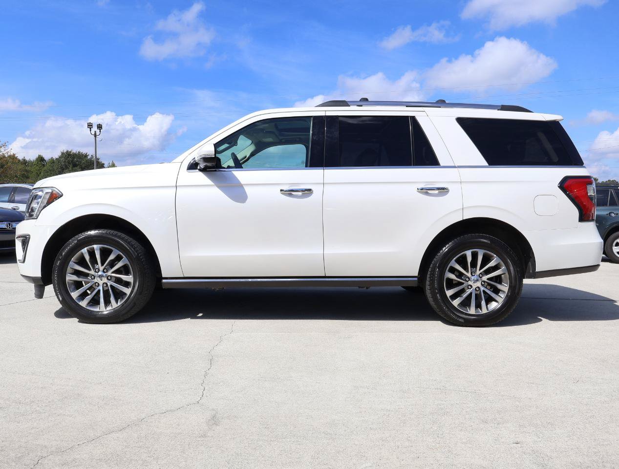 Used 2018 Ford Expedition Limited w/ Equipment Group 301A RWD image 3