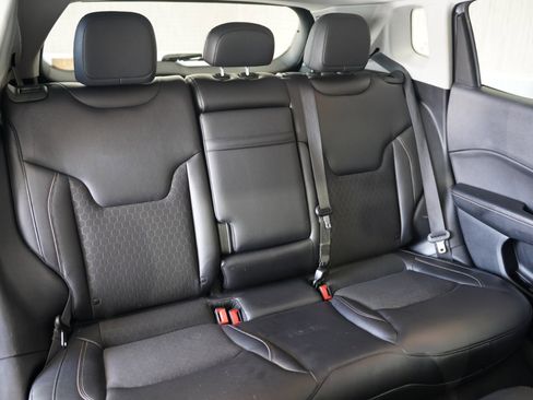 Used 2018 Jeep Compass Latitude w/ Safe & Security Group image 34