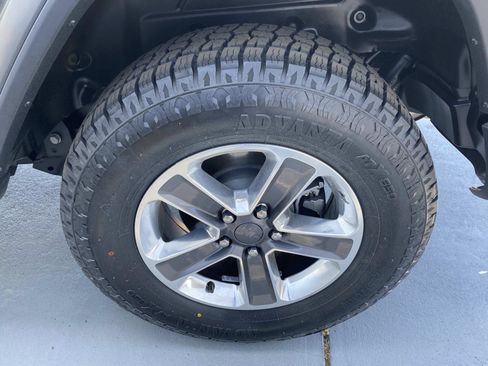 Used 2020 Jeep Wrangler Unlimited Sahara AWD/4WD image 8