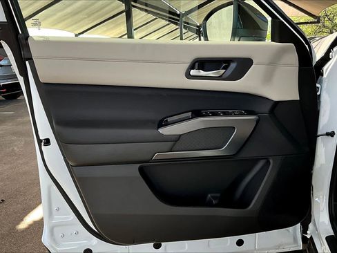 New 2026 Nissan Pathfinder SL AWD/4WD image 13