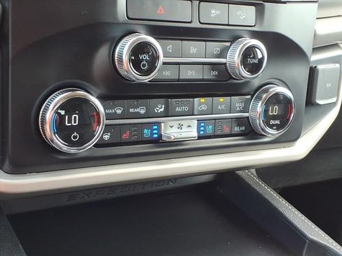 Used 2022 Ford Expedition XLT AWD/4WD image 9