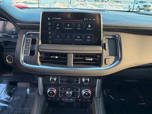 Used 2024 GMC Yukon SLT w/ SLT Premium Package image 34