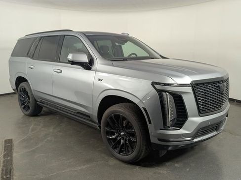 Used 2025 Cadillac Escalade Sport image 2