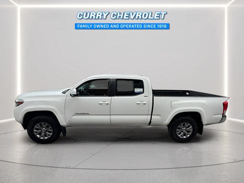 Used 2018 Toyota Tacoma SR5 AWD/4WD image 7