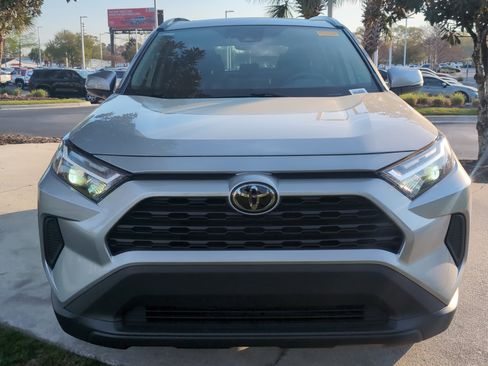 Certified 2022 Toyota RAV4 XLE w/ Convenience Package image 3