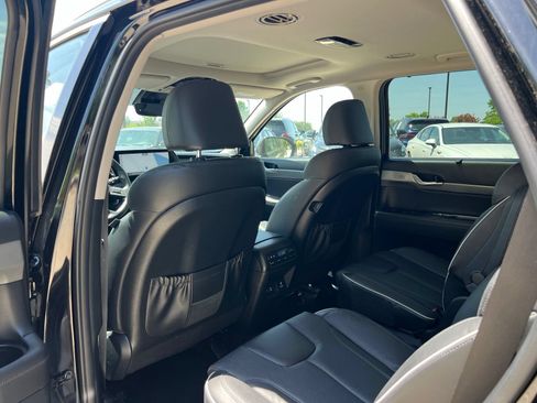 Used 2023 Hyundai Palisade SEL w/ Premium Package AWD/4WD image 18