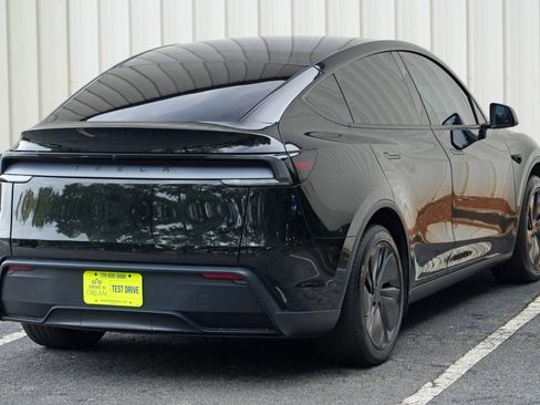 Used 2026 Tesla Model Y 2WD image 54