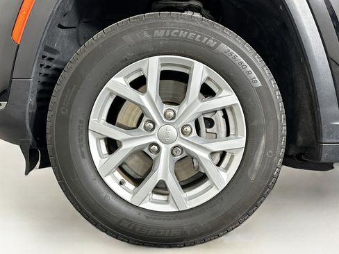 Used 2023 Jeep Grand Cherokee L Limited image 11